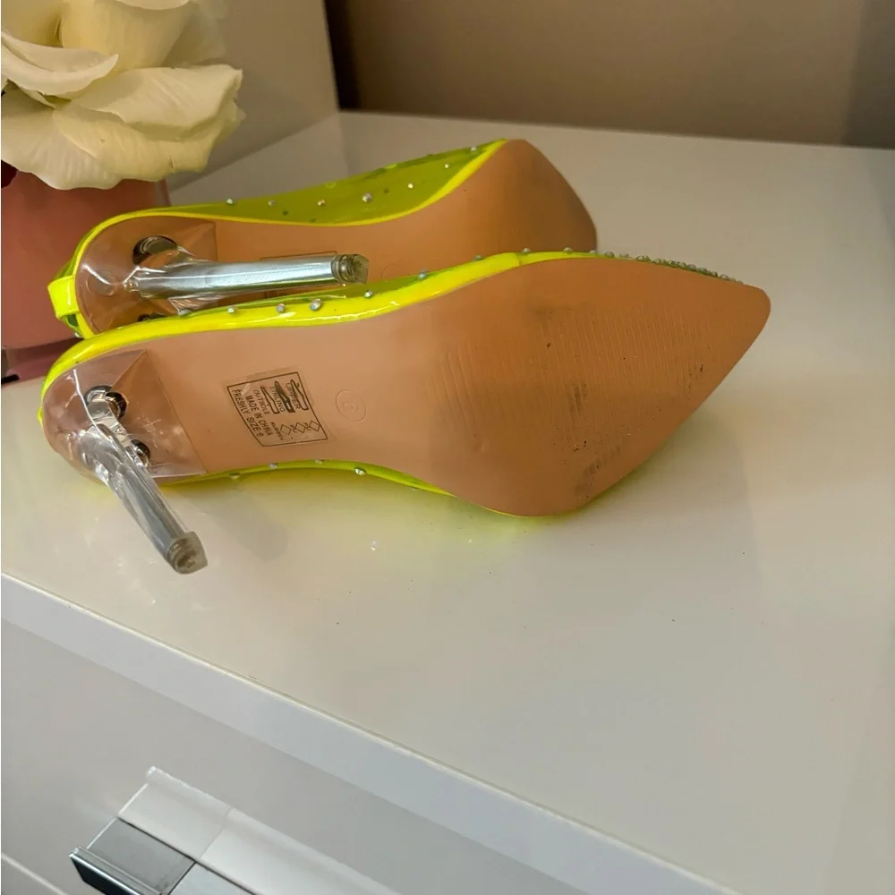 Heels - Picture 2 of 5